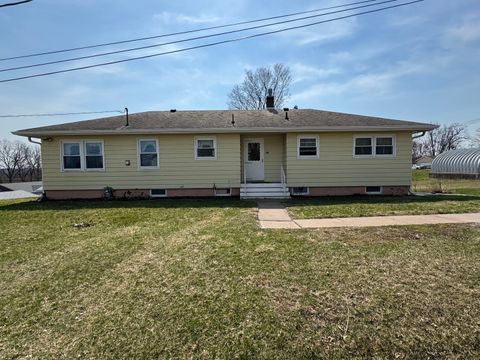 Photo of 310 Benton Street, Le Claire, IA 52753 (MLS # 12602959)