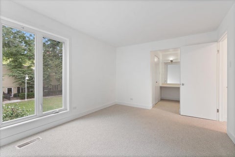 Tiny photo for 974 S Park Terrace, Chicago, IL 60605 (MLS # 12714456)