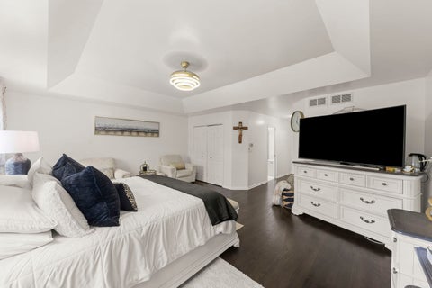 Tiny photo for 11124 Indian Woods Drive, Indian Head Park, IL 60525 (MLS # 12742179)