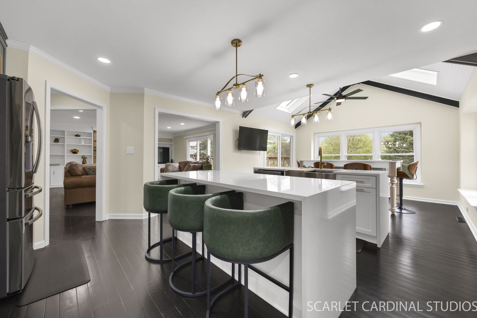 4042 Broadmoor Circle
