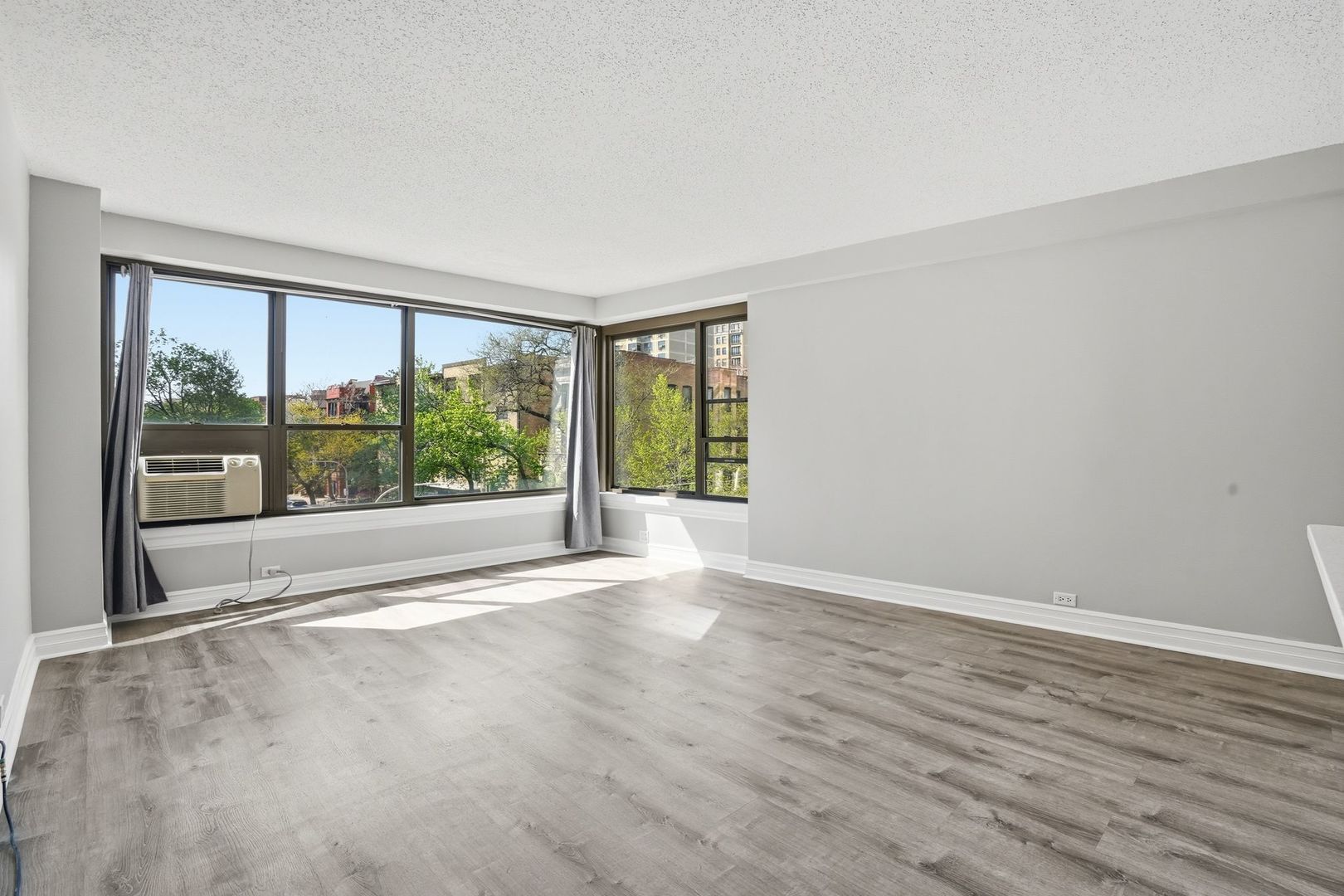 2930 N Sheridan Road 306