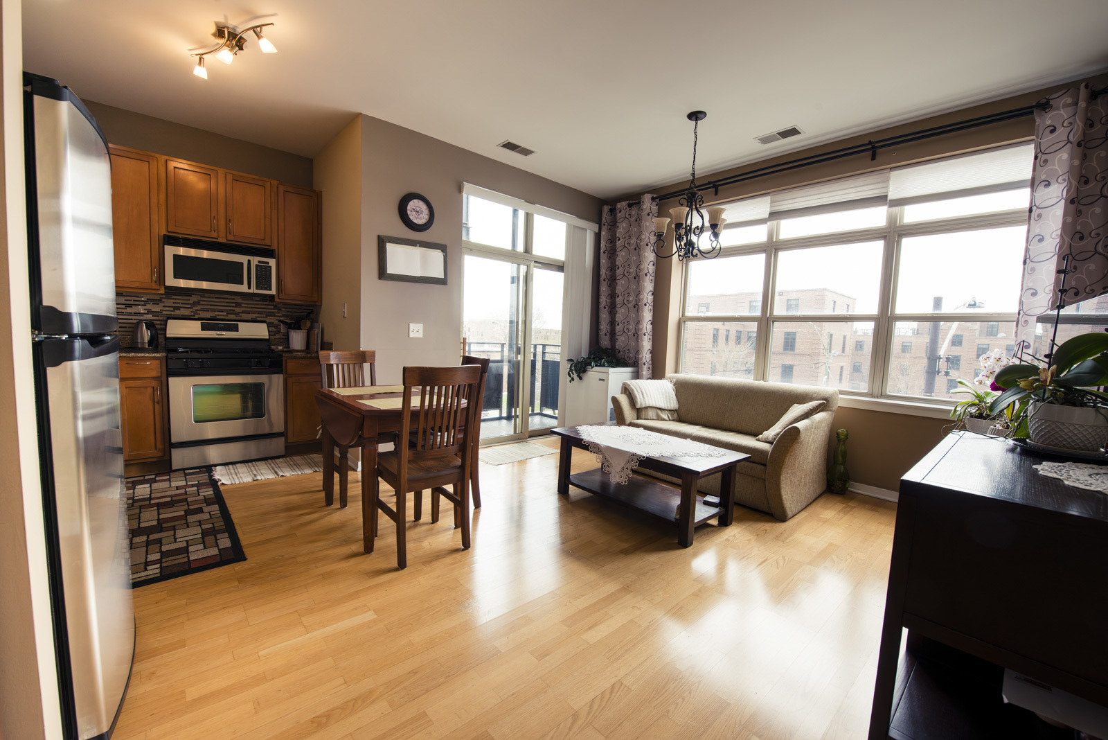 2933 N Clybourn Avenue 301