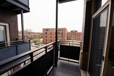 Tiny photo for 2933 N Clybourn Avenue #301, Chicago, IL 60618 (MLS # 12614313)