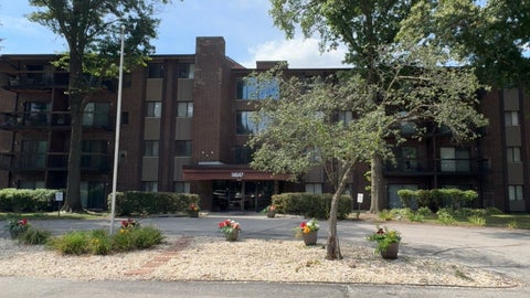 Photo of 14647 Greenwood Road #109, Dolton, IL 60419 (MLS # 12744569)