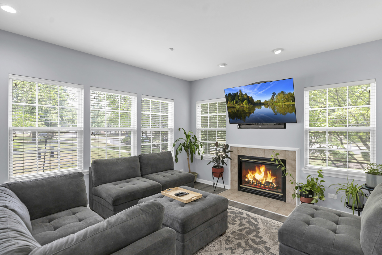 1850 Maureen Drive