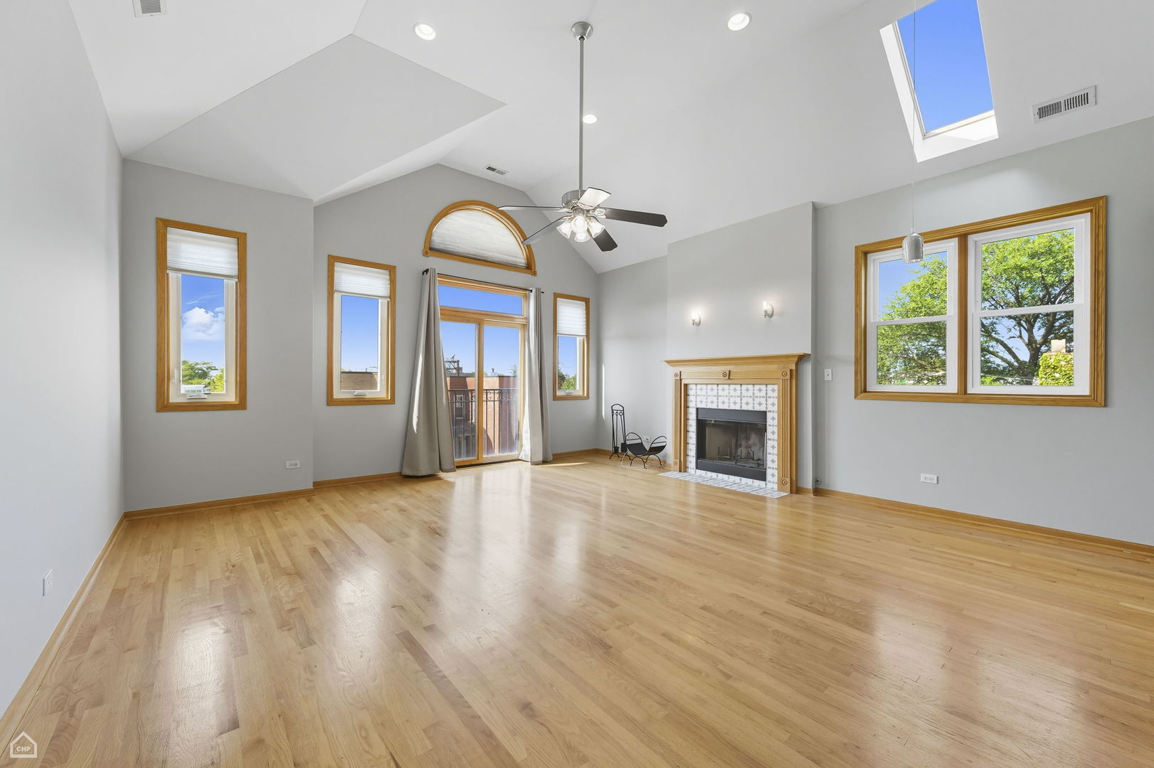 119 N Mozart Street 3