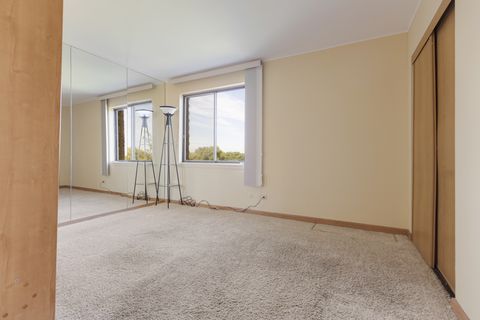 Tiny photo for 700 WELLINGTON Avenue #419, Elk Grove Village, IL 60007 (MLS # 12497936)