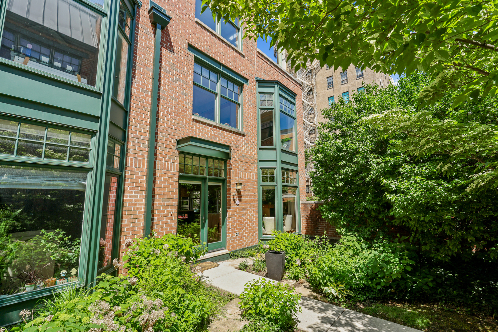 Properties 1 101 N Euclid Avenue 23