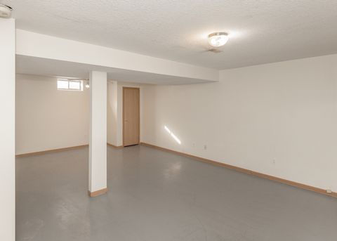 Tiny photo for 1016 N Stark Street, Davenport, IA 52804 (MLS # 12554196)