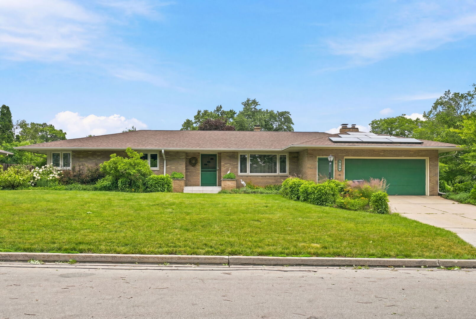 525 E High Street