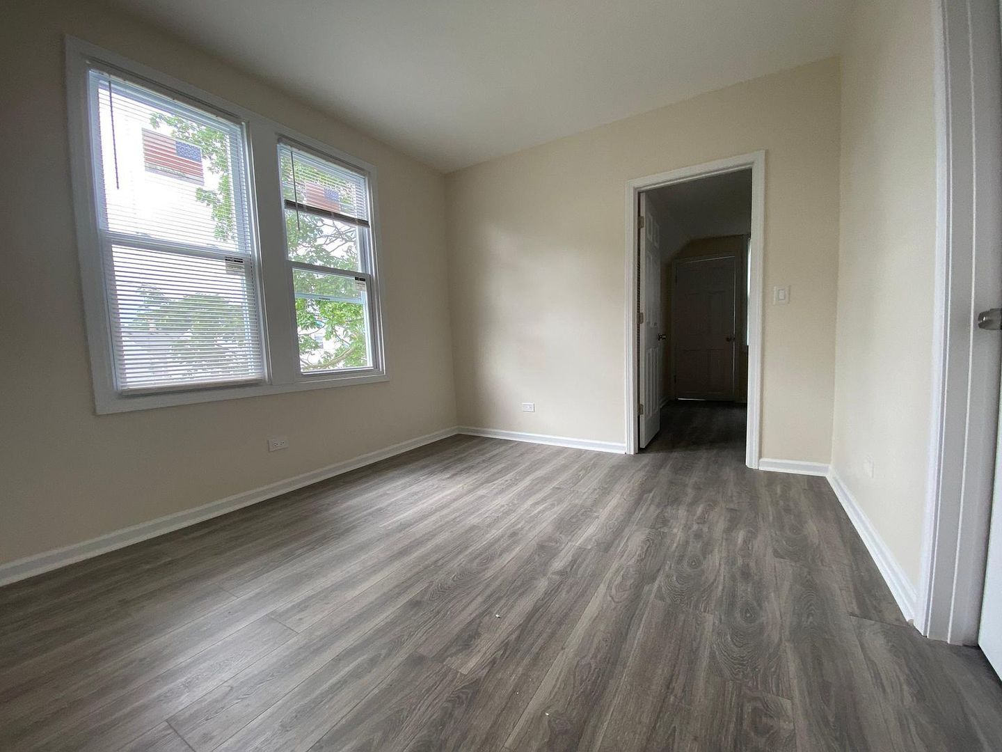 3657 W Oakdale Avenue 1