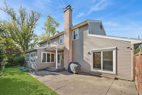 Tiny photo for 2005 Greenview Road, Northbrook, IL 60062 (MLS # 12522993)