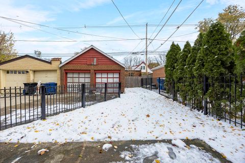 Tiny photo for 10021 S Oakley Avenue, Chicago, IL 60643 (MLS # 12525054)