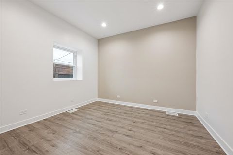 Tiny photo for 1721 W Arthur Avenue, Chicago, IL 60626 (MLS # 12633612)