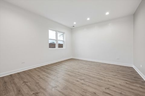 Tiny photo for 1721 W Arthur Avenue, Chicago, IL 60626 (MLS # 12633612)