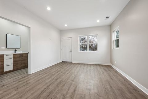 Tiny photo for 1721 W Arthur Avenue, Chicago, IL 60626 (MLS # 12633612)