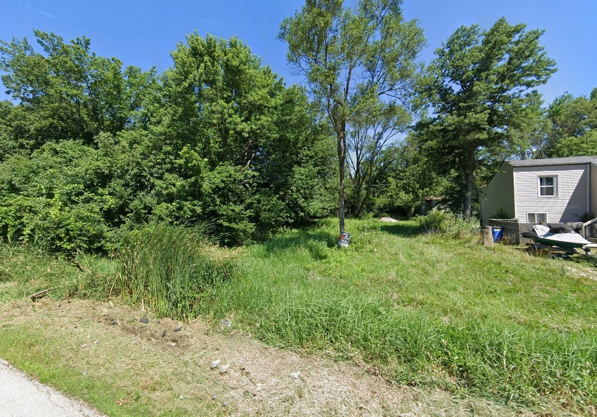 17W230 Red Oak Street