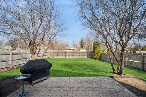 Tiny photo for 122 E Aspen Circle, Hainesville, IL 60030 (MLS # 12586624)