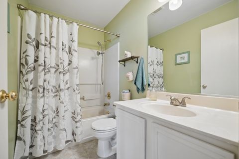 Tiny photo for 122 E Aspen Circle, Hainesville, IL 60030 (MLS # 12586624)