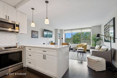 Tiny photo for 1550 N Lake Shore Drive #2E, Chicago, IL 60610 (MLS # 12484517)