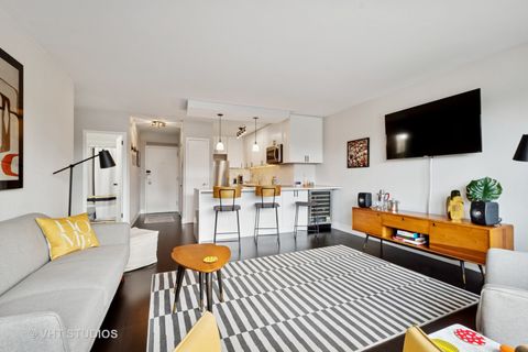 Tiny photo for 1550 N Lake Shore Drive #2E, Chicago, IL 60610 (MLS # 12484517)