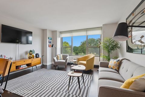 Tiny photo for 1550 N Lake Shore Drive #2E, Chicago, IL 60610 (MLS # 12484517)