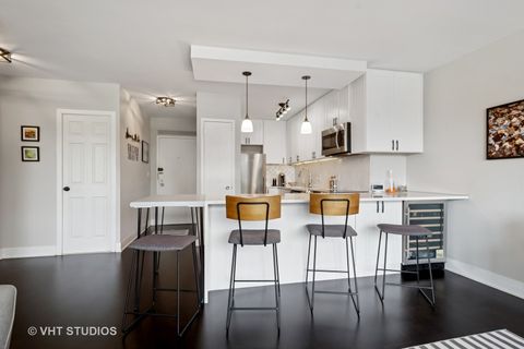 Tiny photo for 1550 N Lake Shore Drive #2E, Chicago, IL 60610 (MLS # 12484517)