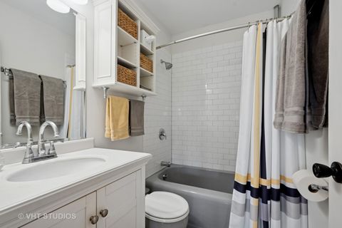 Tiny photo for 1550 N Lake Shore Drive #2E, Chicago, IL 60610 (MLS # 12484517)