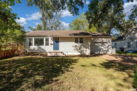 Tiny photo for 620 N ALMOND Street, Carbondale, IL 62901 (MLS # EB460058)