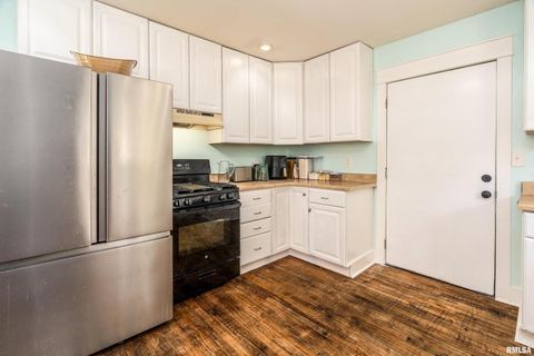 Tiny photo for 620 N ALMOND Street, Carbondale, IL 62901 (MLS # EB460058)