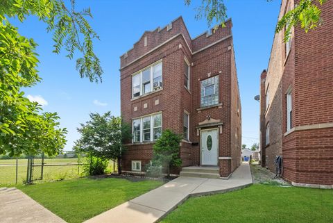 4629 W Parker Avenue Chicago IL 60639
