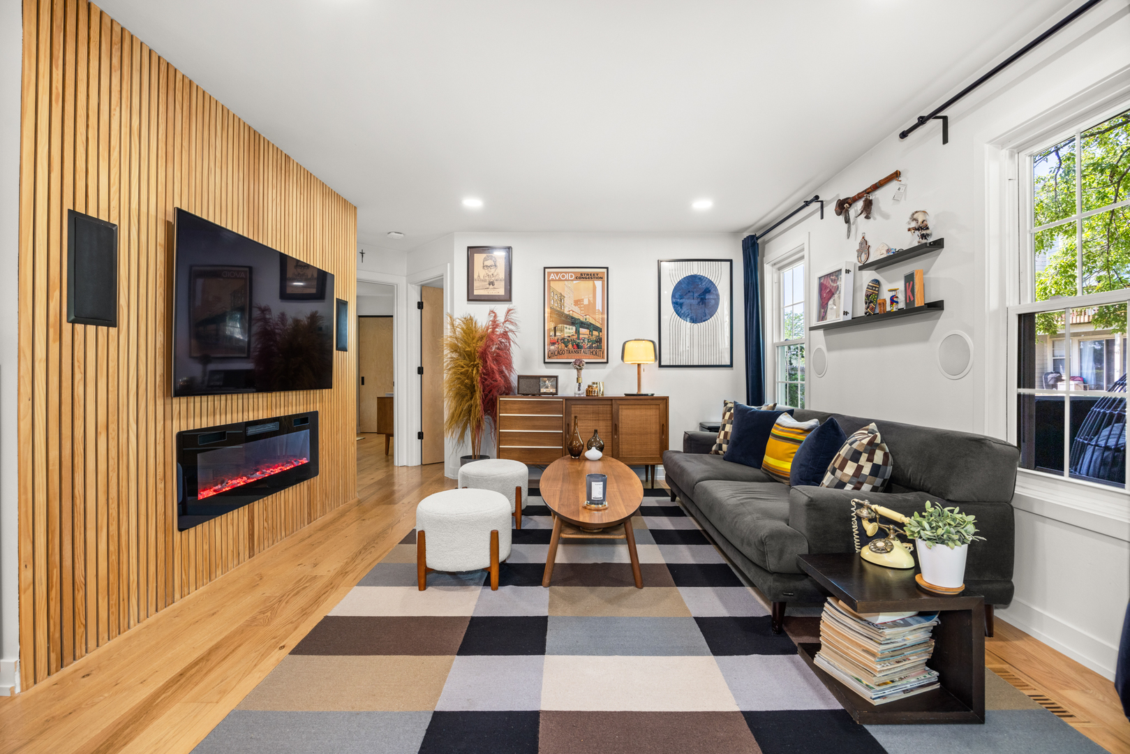 367 W Hamilton Lane