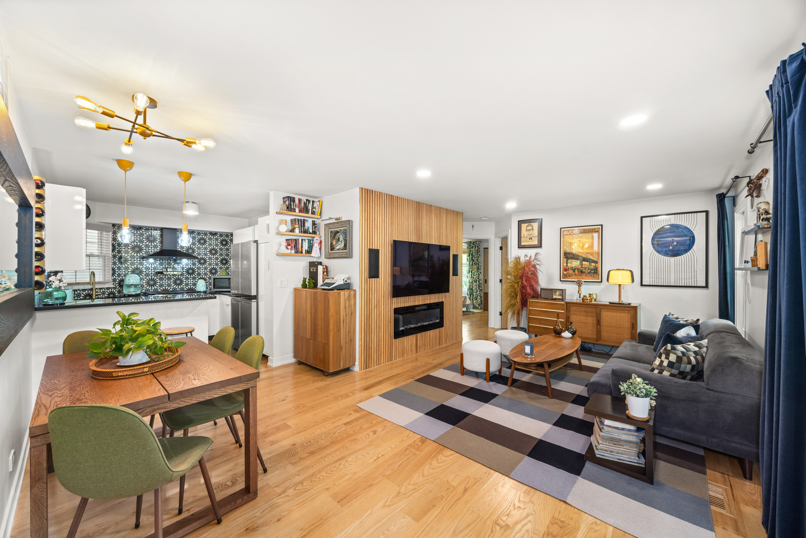 367 W Hamilton Lane