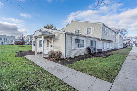 Tiny photo for 194 Robert Court #A, Bartlett, IL 60103 (MLS # 12543317)