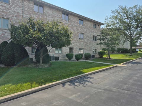 Tiny photo for 17806 Bernard Drive #2B, Orland Park, IL 60467 (MLS # 12723901)