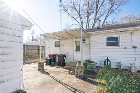 Tiny photo for 152 Debruler Drive, Lincoln, IL 62656 (MLS # 12519633)