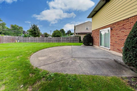 Tiny photo for 1910 E Robinhood Lane, Arlington Heights, IL 60004 (MLS # 12736455)
