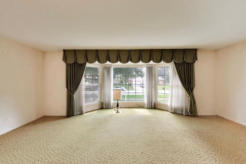 Tiny photo for 1910 E Robinhood Lane, Arlington Heights, IL 60004 (MLS # 12736455)