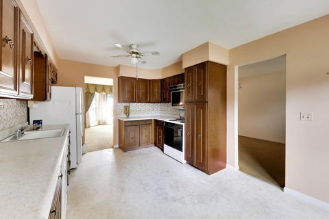 Tiny photo for 1910 E Robinhood Lane, Arlington Heights, IL 60004 (MLS # 12736455)