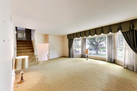 Tiny photo for 1910 E Robinhood Lane, Arlington Heights, IL 60004 (MLS # 12736455)