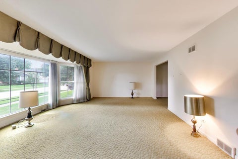 Tiny photo for 1910 E Robinhood Lane, Arlington Heights, IL 60004 (MLS # 12736455)