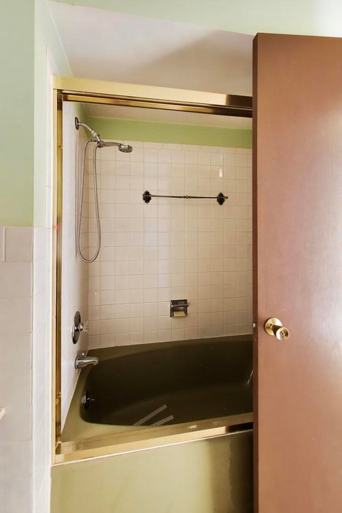 Tiny photo for 1910 E Robinhood Lane, Arlington Heights, IL 60004 (MLS # 12736455)