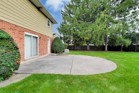 Tiny photo for 1910 E Robinhood Lane, Arlington Heights, IL 60004 (MLS # 12736455)