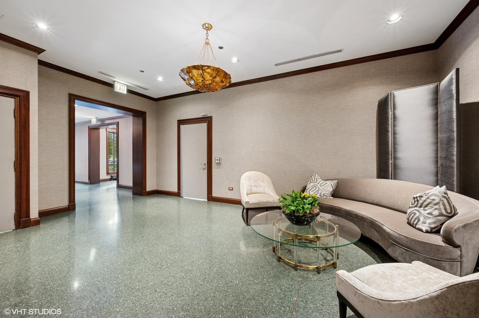 55 W Delaware Place 420