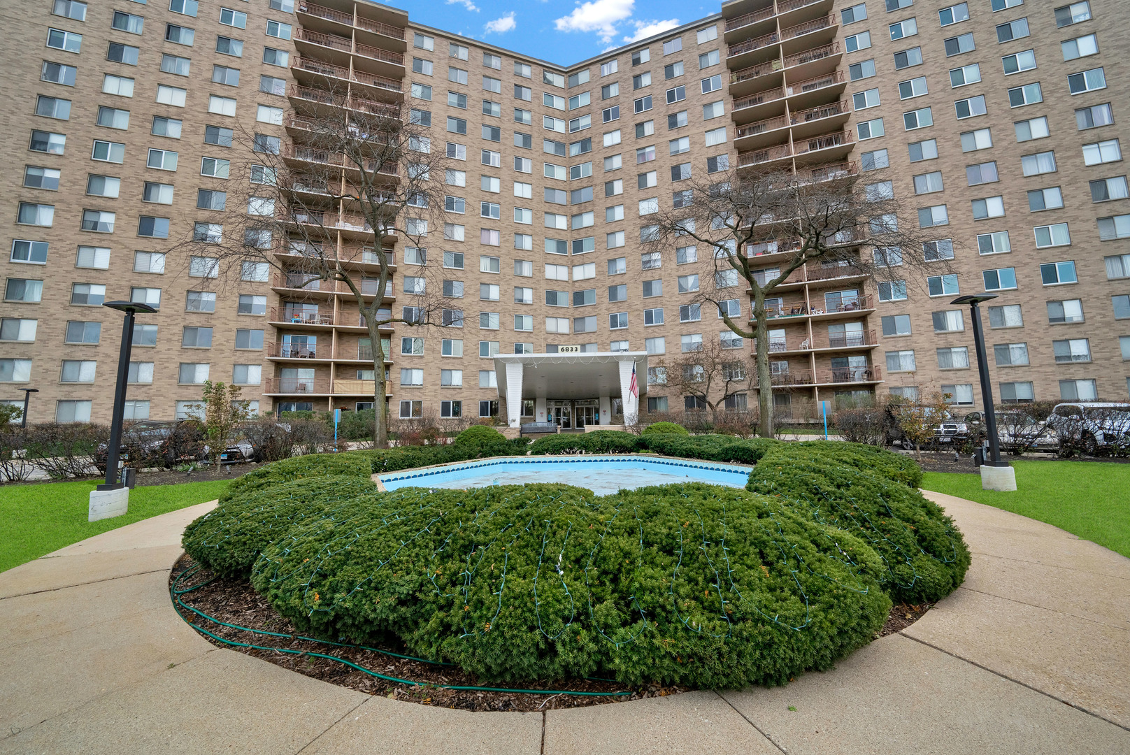 6833 N Kedzie Avenue 709