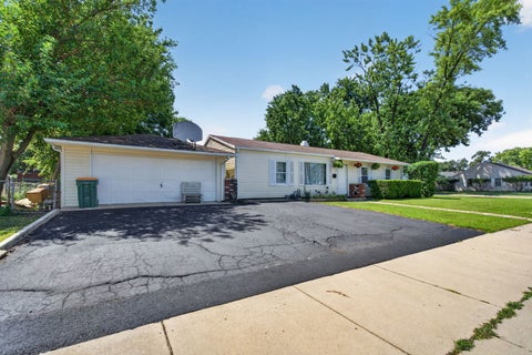 Tiny photo for 27 Belmont Drive, Romeoville, IL 60446 (MLS # 12719303)