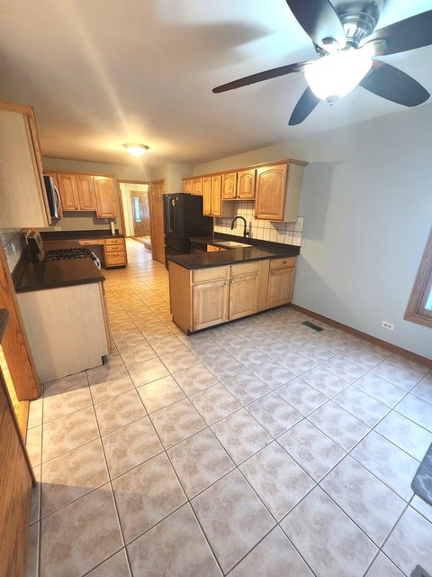 Tiny photo for 12 Mill Pond Drive, Glendale Heights, IL 60139 (MLS # 12758338)