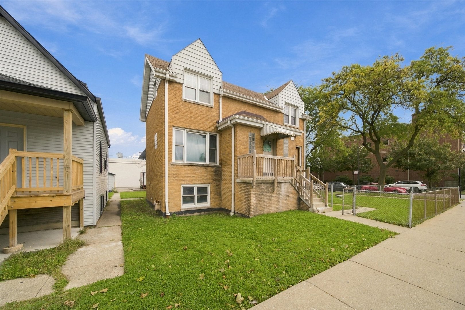 4337 N Cicero Avenue