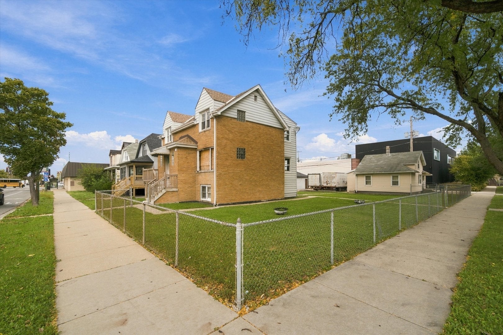 4337 N Cicero Avenue