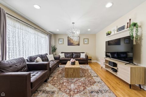 Tiny photo for 7811 W 102nd Street, Palos Hills, IL 60465 (MLS # 12527494)